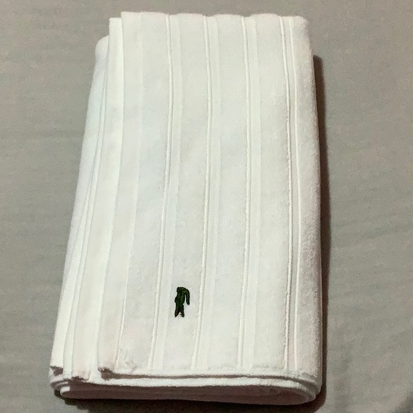 LACOSTE WHITE CROC BATH TOWEL - Picture 4 of 5
